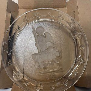 AVON FINE COLLECTIBLES M. HUMMEL GOEBEL 1996 ANGEL COLLECTOR PLATE - Vintage NIB